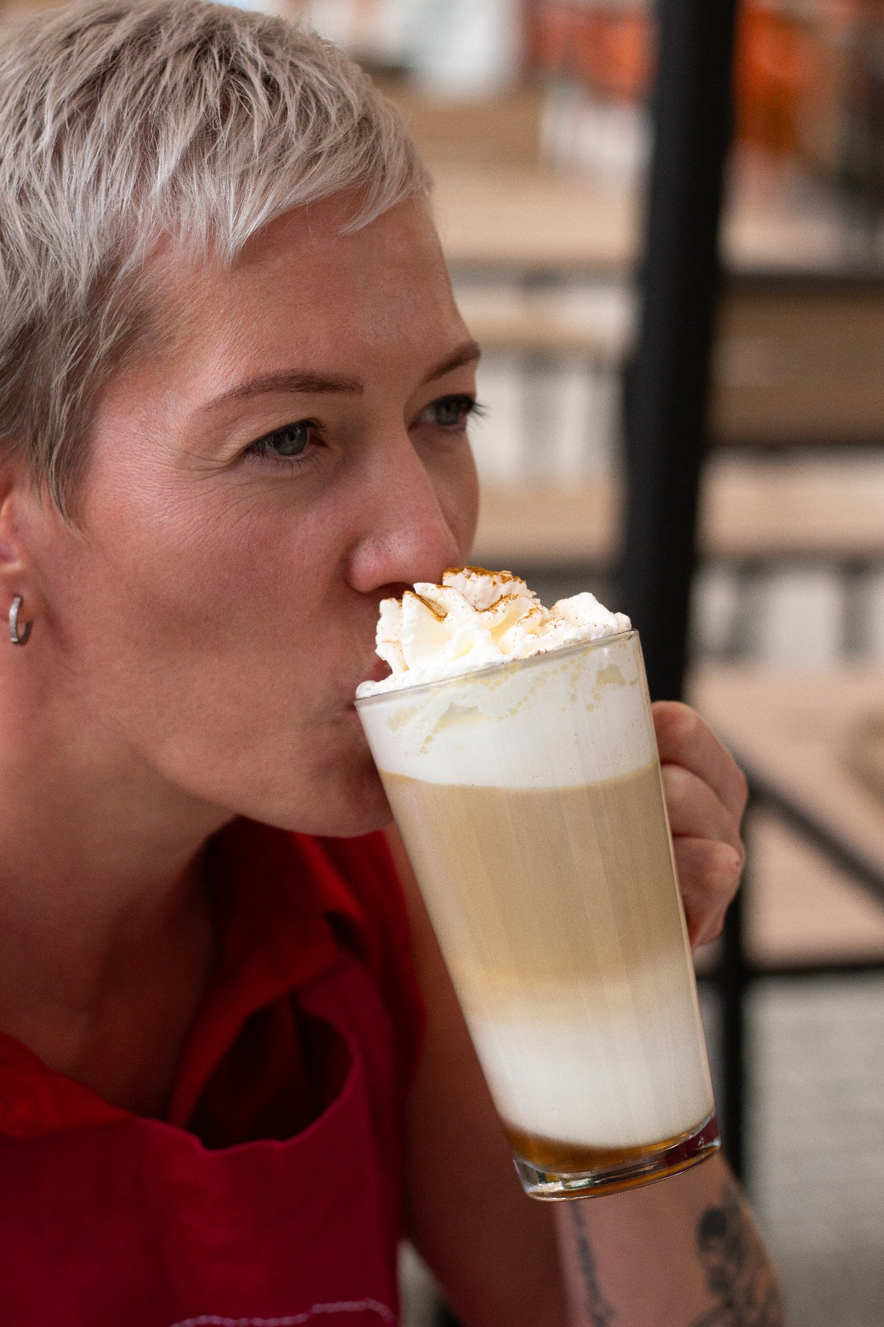 Cukrárny Větrník — latte se šlehačkou